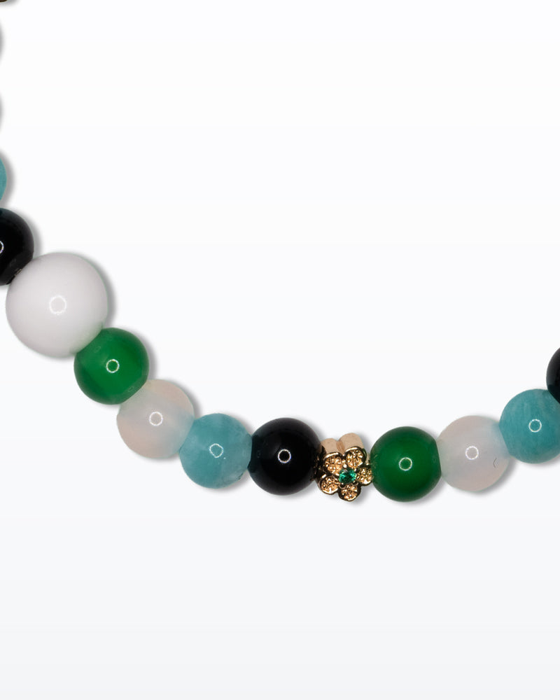 Verde Segreto – Bracciale con perle naturali e fiore oro
