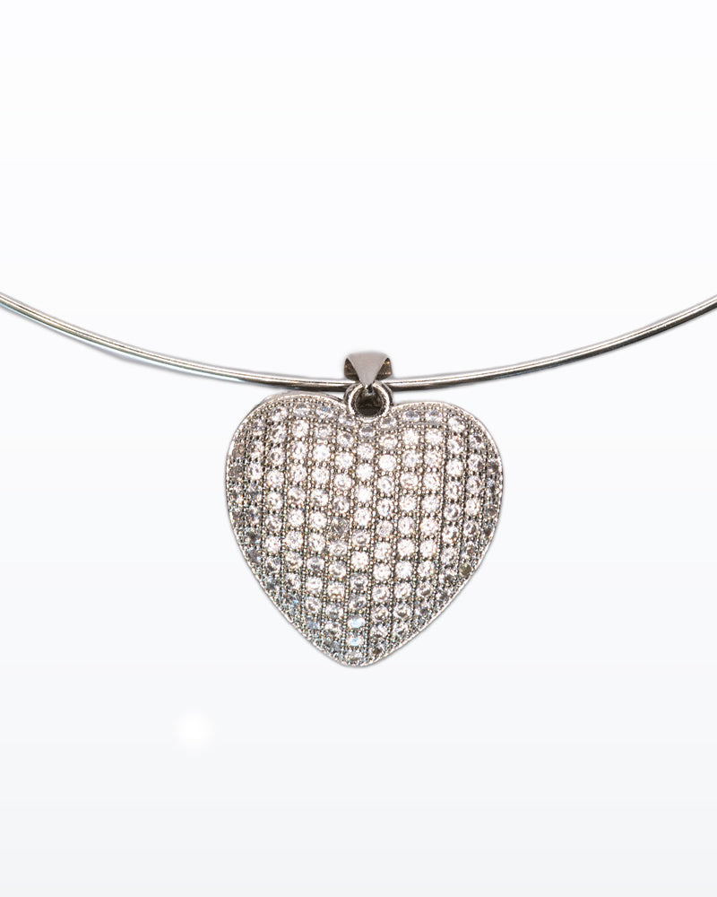 Silver Heartbeat – Choker rigido con cuore pavé brillante