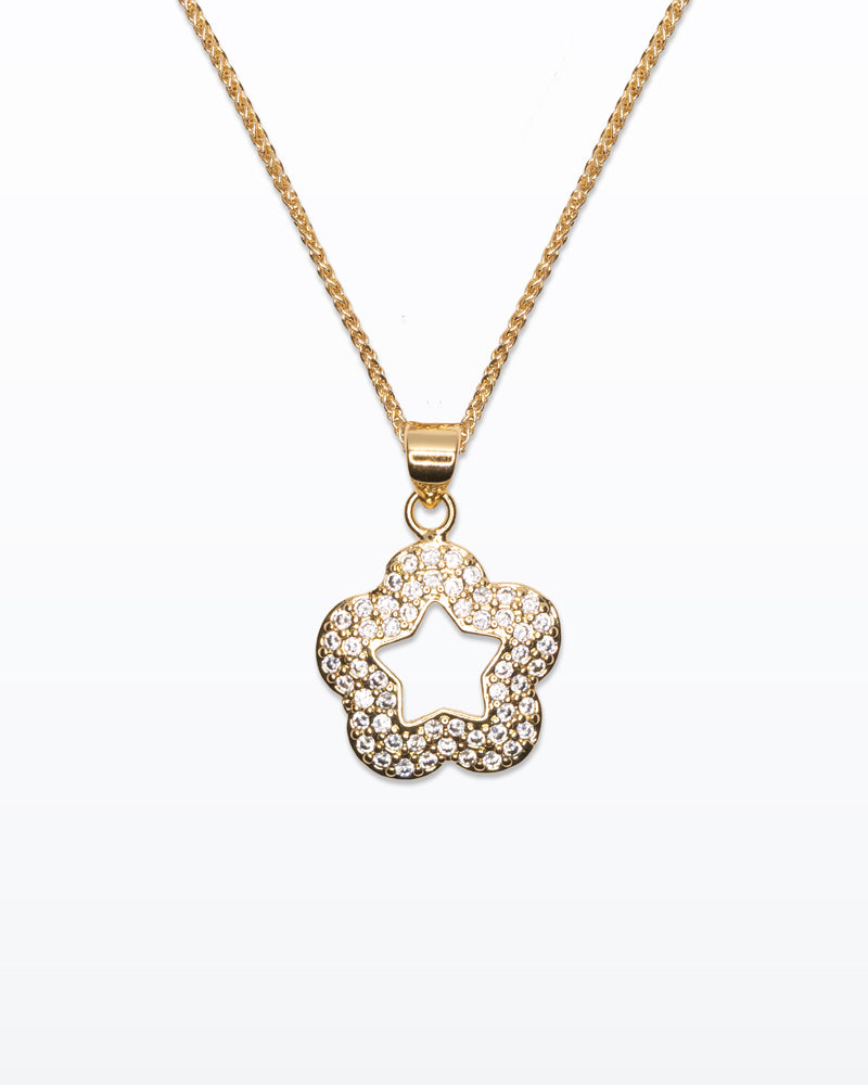 Star Bloom – Collana dorata con fiore e stella centrale