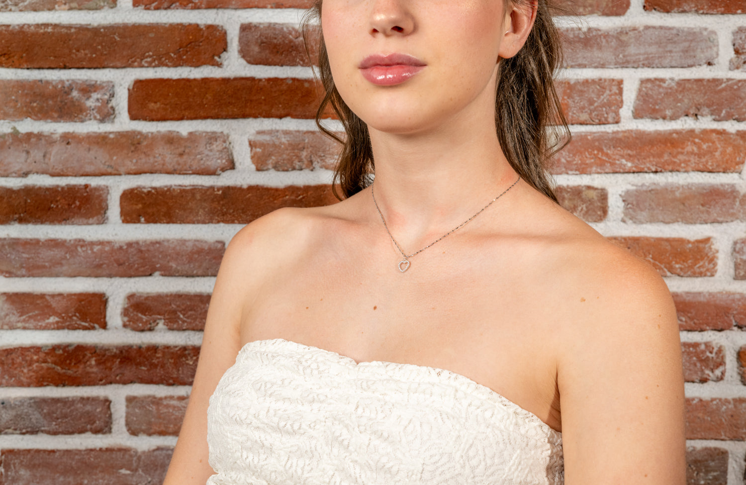 Shineframe – Collana acciaio con cuore contorno brillante